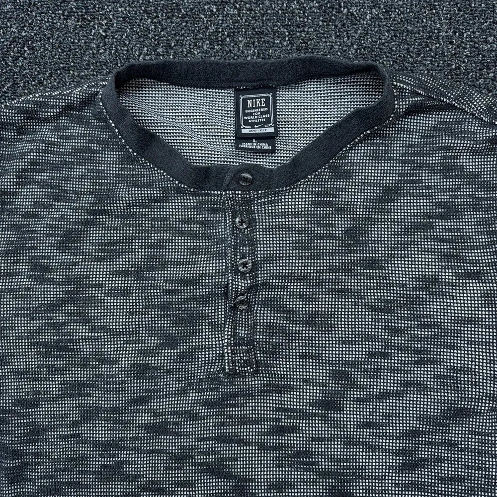 Nike Dri-FIT Waffle Knit‎ Long Sleeve Henley Shirt Mens Large Black Gray Camo